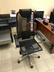 Компьютерный стул с высокой спинкой